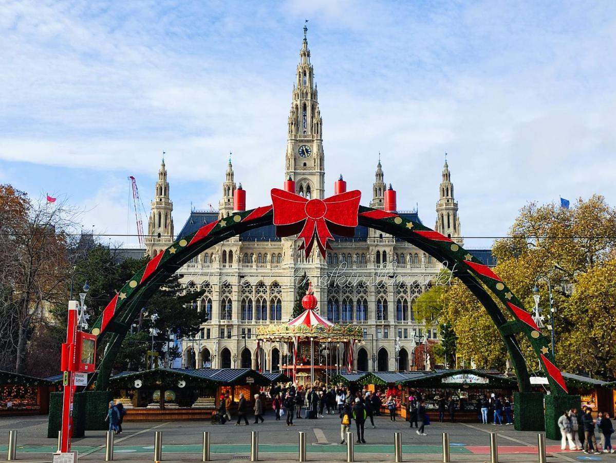 Center ! 2 Stops From The Center! * Viena