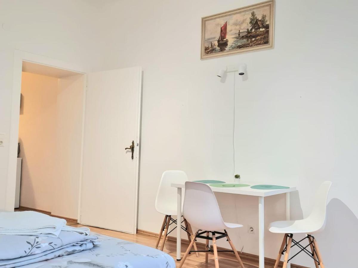 Apartamento Center ! 2 Stops From The Center! *
